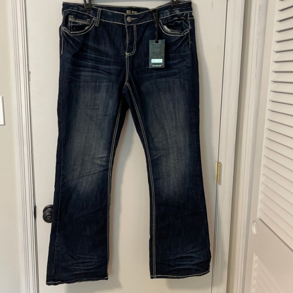 Women’s Sassy Zco jeans with decorative pockets